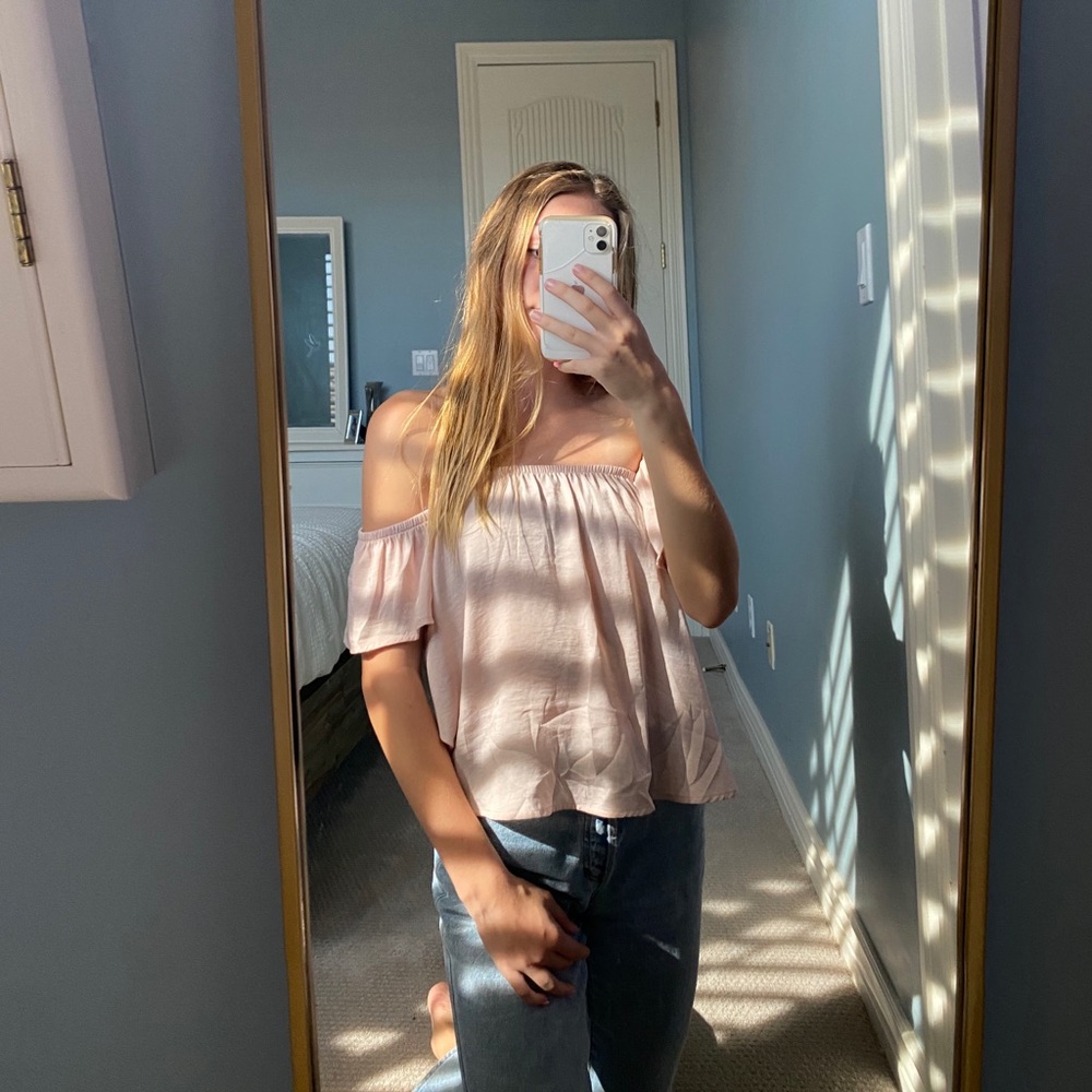Light Pink Top - Picture 3 of 3